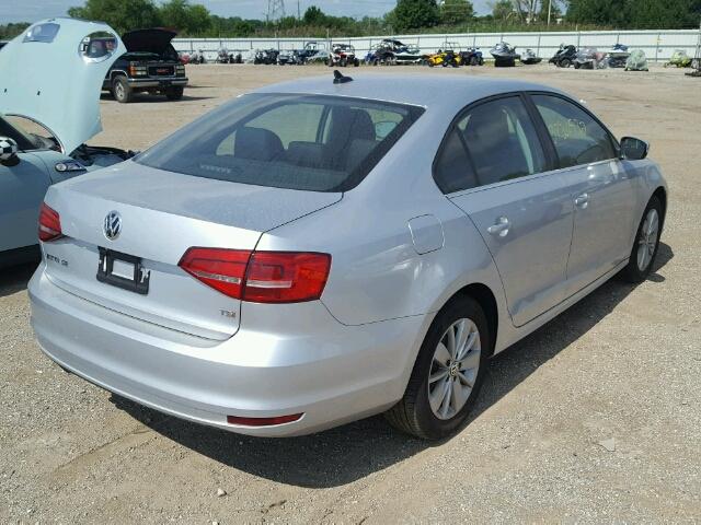 3VWD07AJ4FM323925 - 2015 VOLKSWAGEN JETTA SILVER photo 4