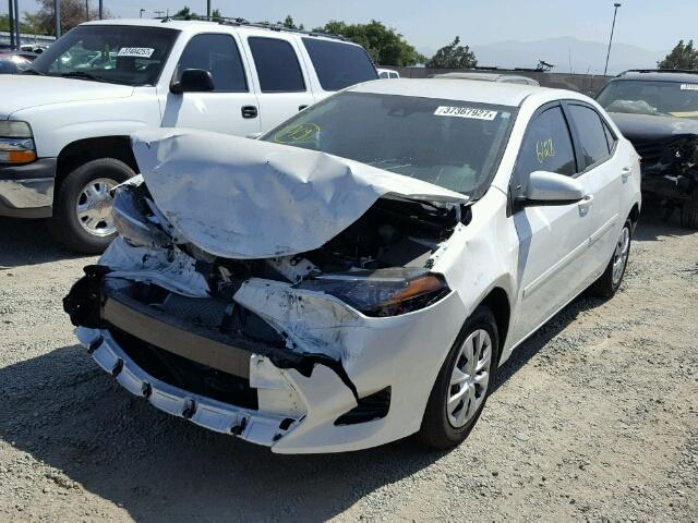 5YFBPRHE1HP591448 - 2017 TOYOTA COROLLA LE WHITE photo 2