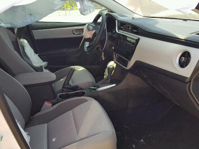 5YFBPRHE1HP591448 - 2017 TOYOTA COROLLA LE 白色 照片 5