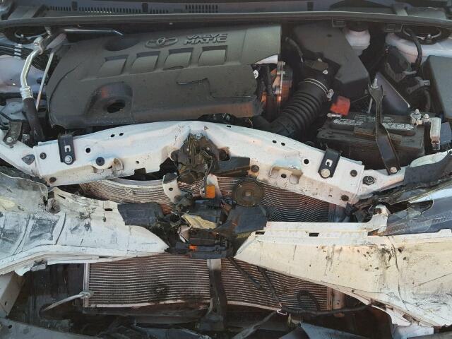 5YFBPRHE1HP591448 - 2017 TOYOTA COROLLA LE 白色 照片 7