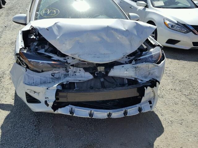 5YFBPRHE1HP591448 - 2017 TOYOTA COROLLA LE 白色 照片 9