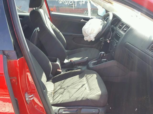 3VW2K7AJ5FM338869 - 2015 VOLKSWAGEN JETTA BASE 红色 照片 5