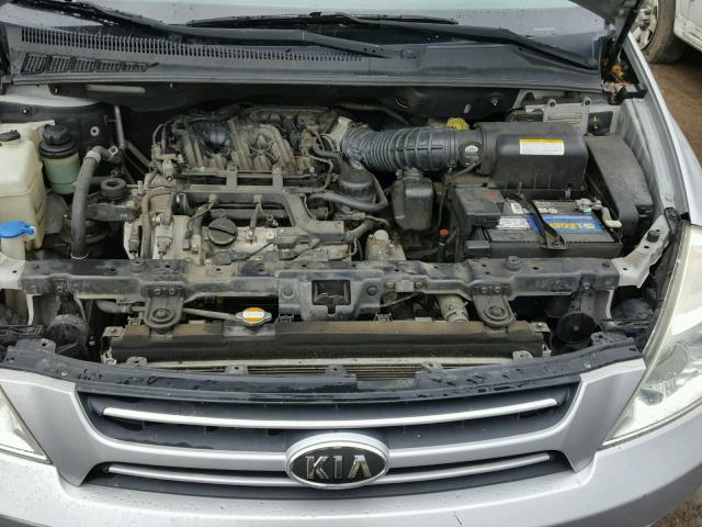 KNDMB233566057085 - 2006 KIA SEDONA EX SILVER photo 7