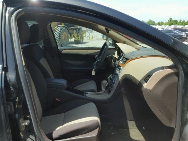 1G1ZC5E12BF269719 - 2011 CHEVROLET MALIBU 1LT შავი ფოტო 5