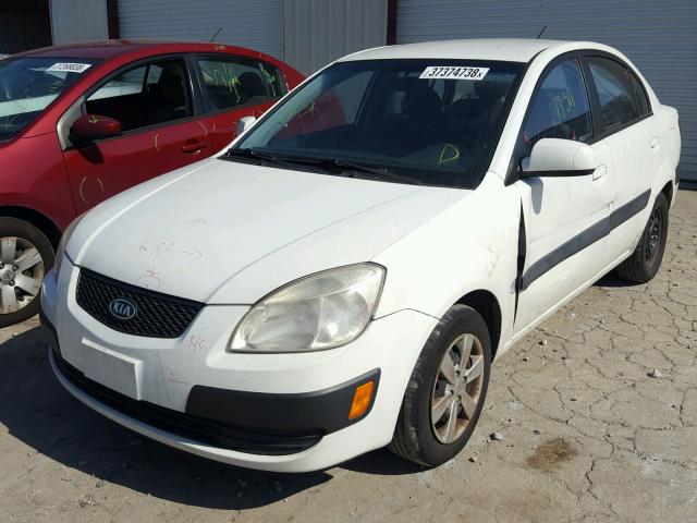 KNADE123986308595 - 2008 KIA RIO BASE WHITE photo 2