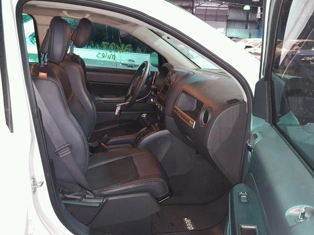 1C4NJDBB9GD807600 - 2016 JEEP COMPASS SP WHITE photo 5