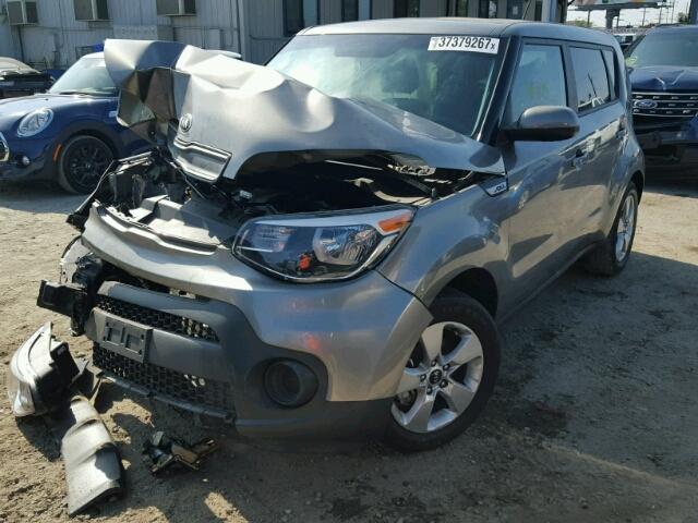 KNDJN2A25H7436170 - 2017 KIA SOUL GRAY photo 2