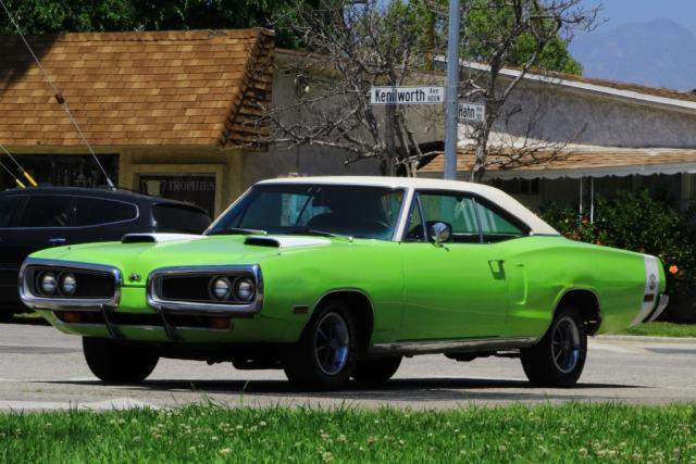 WP23G0G120700 - 1970 DODGE CORONET GREEN photo 2