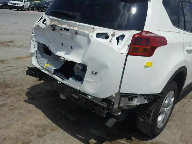 JTMZFREV2FD074424 - 2015 TOYOTA RAV4 LE WHITE photo 9