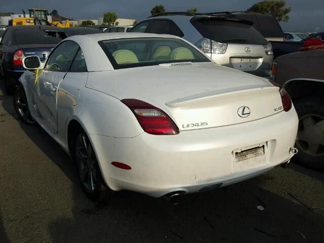 JTHFN2EY3A9021989 - 2010 LEXUS SC 430 WHITE photo 3