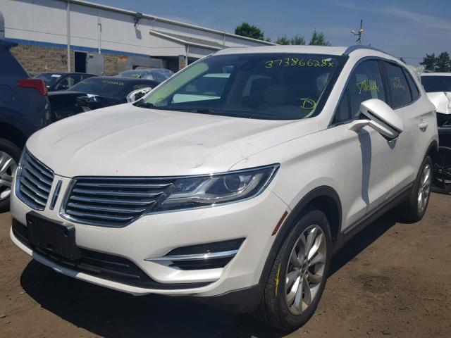 5LMCJ2D94GUJ08180 - 2016 LINCOLN MKC SELECT WHITE photo 2