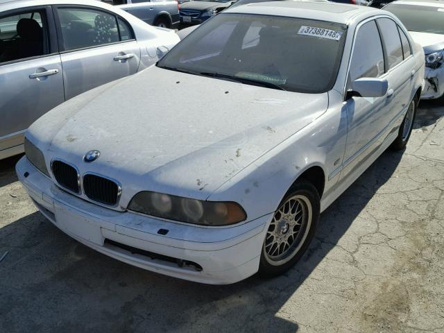 WBADT43441GX27016 - 2001 BMW 525 I AUTO WHITE photo 2