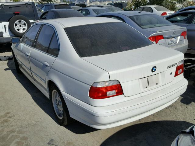 WBADT43441GX27016 - 2001 BMW 525 I AUTO WHITE photo 3