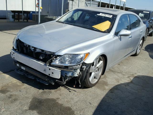 JTHGL46F585029225 - 2008 LEXUS LS 460L SILVER photo 2