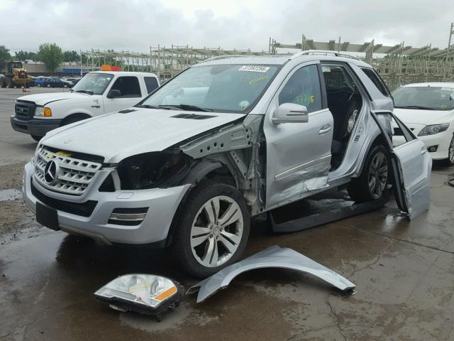 4JGBB8GB1BA673459 - 2011 MERCEDES-BENZ ML 350 4MA SILVER photo 2