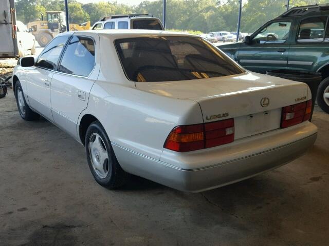 JT8BH28F5W0137352 - 1998 LEXUS LS WHITE photo 3