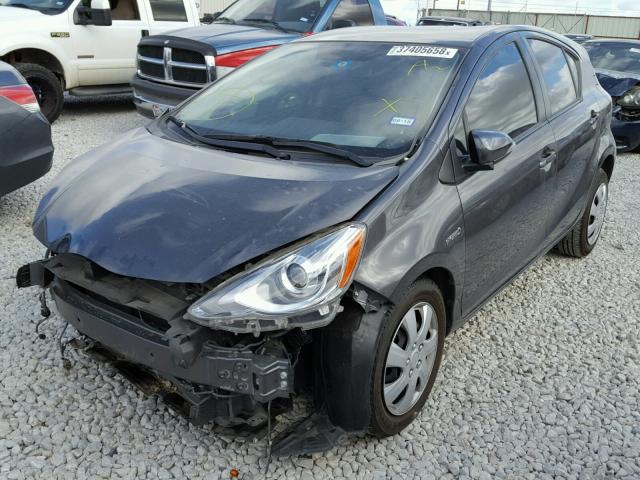 JTDKDTB31G1120593 - 2016 TOYOTA PRIUS C SILVER photo 2