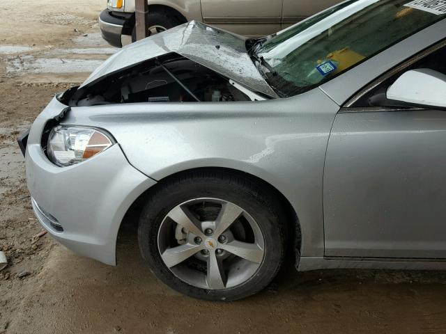 1G1ZC5EU6BF364083 - 2011 CHEVROLET MALIBU 1LT SILVER photo 9
