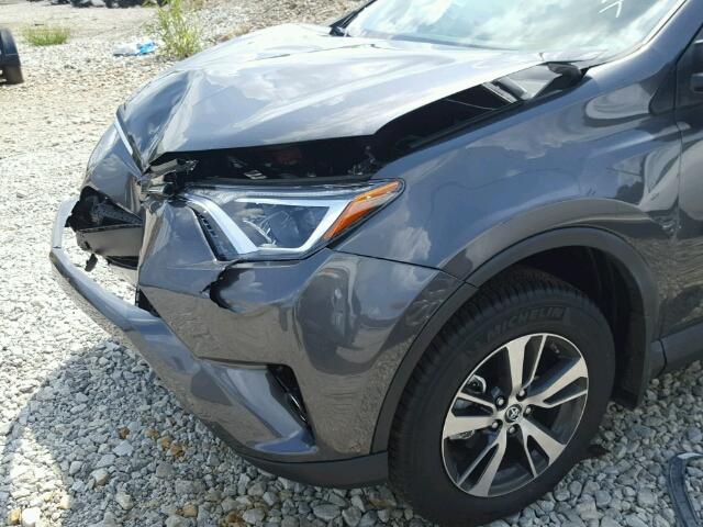 2T3RFREV9HW659491 - 2017 TOYOTA RAV4 XLE GRAY photo 9