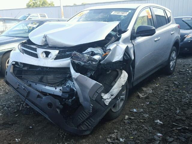 JTMBFREV7FJ046783 - 2015 TOYOTA RAV4 LE Gümüş foto 2