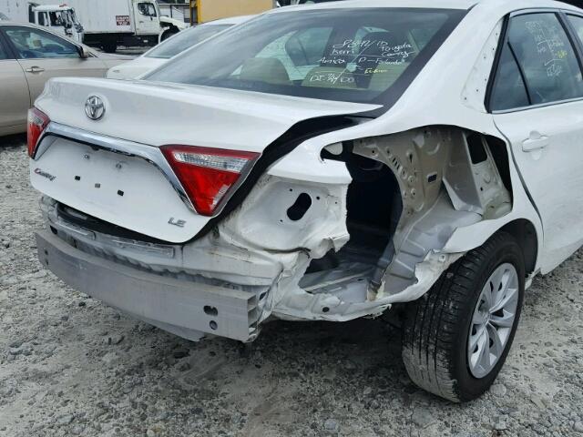 4T4BF1FK5FR481095 - 2015 TOYOTA CAMRY LE თეთრი ფოტო 9
