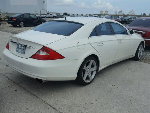 WDDDJ75X86A065703 - 2006 MERCEDES-BENZ CLS 500C WHITE photo 4