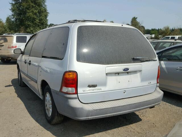 2FMZA5144YBC46817 - 2000 FORD WINDSTAR L SILVER photo 3