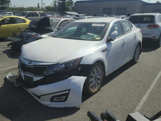 5XXGN4A72FG395275 - 2015 KIA OPTIMA EX WHITE photo 2