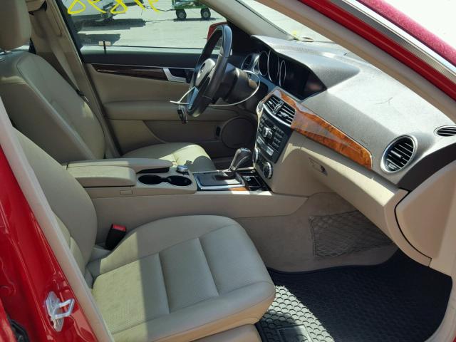 WDDGF8AB3DA780920 - 2013 MERCEDES-BENZ C 300 4MAT RED photo 5