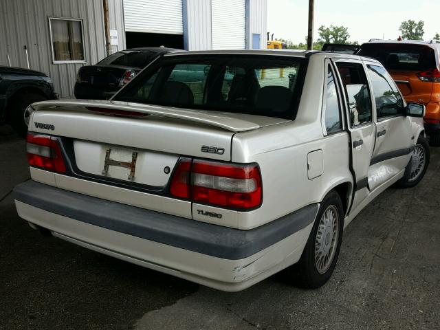 YV1LS572XT2272814 - 1996 VOLVO 850 WHITE photo 4