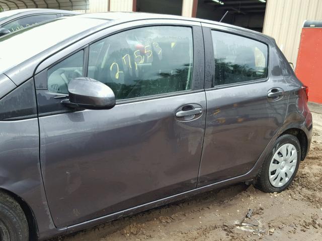 VNKKTUD38HA082651 - 2017 TOYOTA YARIS L GRAY photo 9