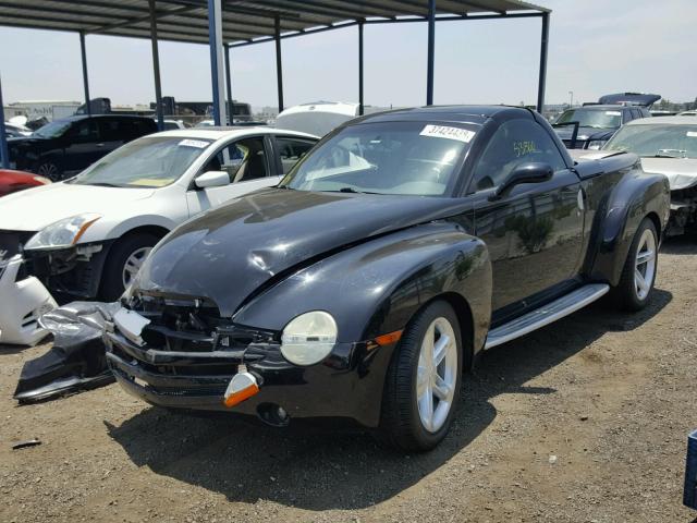 1GCES14P64B105276 - 2004 CHEVROLET SSR 黑色 照片 2