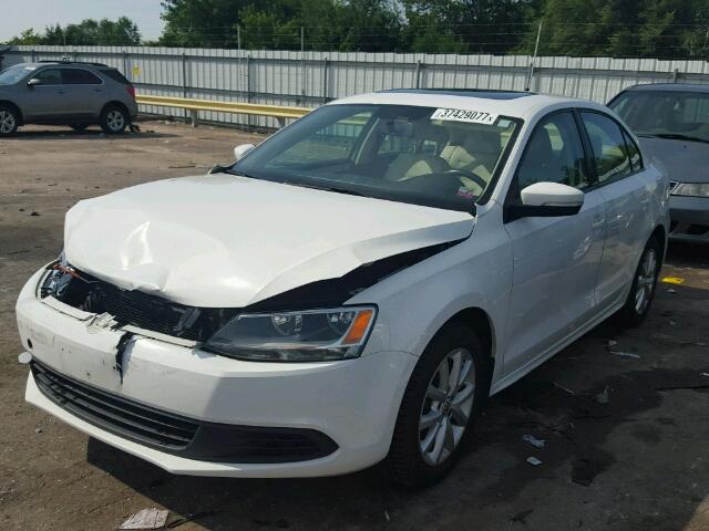 3VWDX7AJ6BM306243 - 2011 VOLKSWAGEN JETTA SE WHITE photo 2