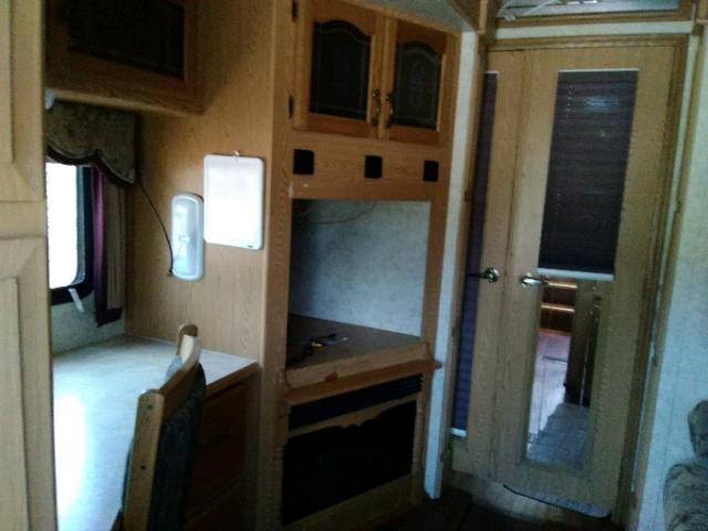 4YDF350236D518263 - 2006 KEYSTONE MONTANA WHITE photo 9