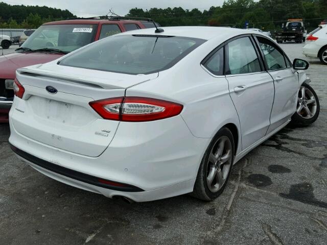 1FA6P0HD2E5376566 - 2014 FORD FUSION SE WHITE photo 4