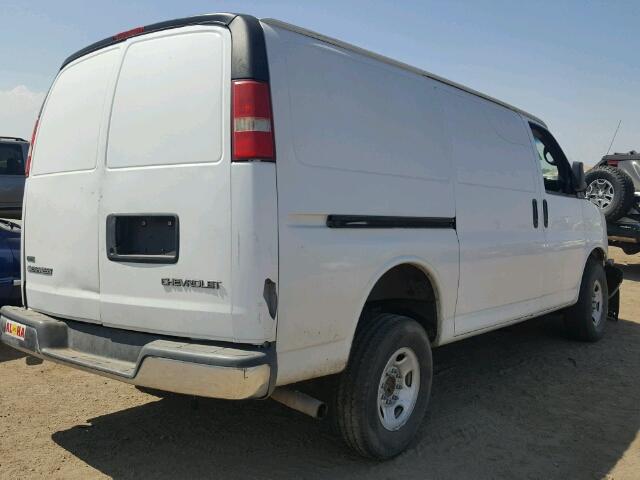 1GCZGFBA9A1166346 - 2010 CHEVROLET EXPRESS G2 WHITE photo 4