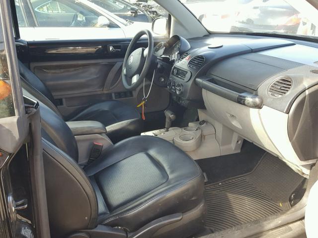 3VWCM31Y85M353966 - 2005 VOLKSWAGEN NEW BEETLE 黑色 照片 5
