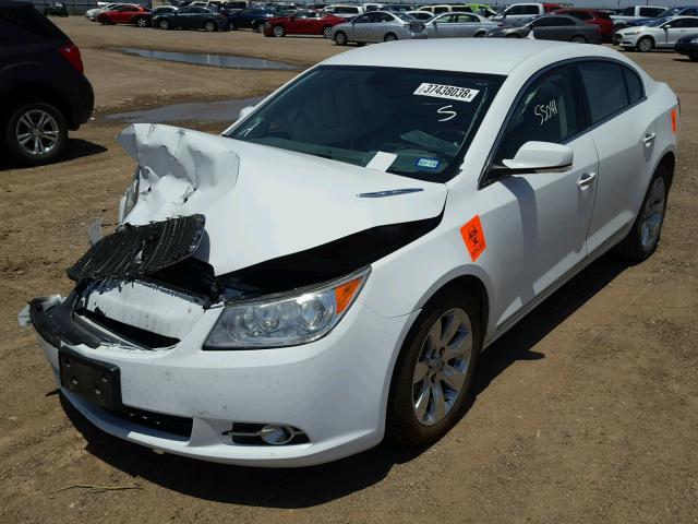 1G4GH5E36DF122769 - 2013 BUICK LACROSSE P WHITE photo 2