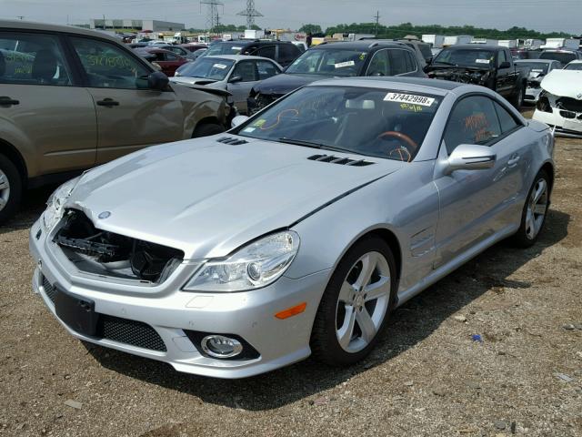 WDBSK71F99F147733 - 2009 MERCEDES-BENZ SL 550 SILVER photo 2