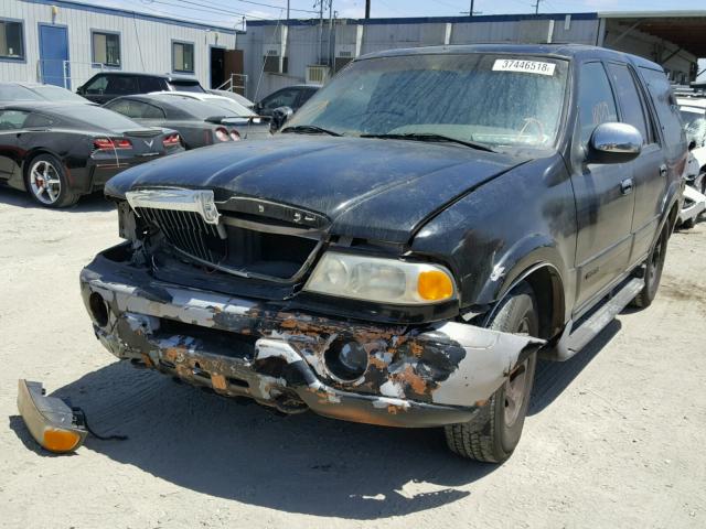5LMFU28A7YLJ22297 - 2000 LINCOLN NAVIGATOR Siyah fotoğraf 2