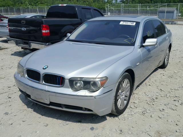 WBAGN634X2DR02021 - 2002 BMW 745 LI Күміс фото 2
