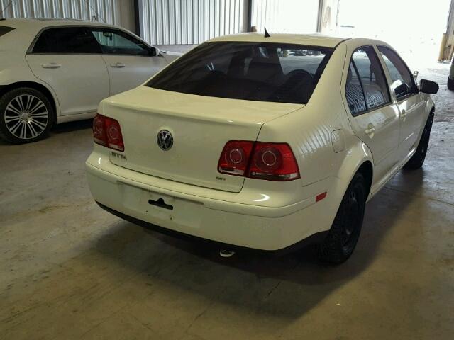 3VWTK69M68M676541 - 2008 VOLKSWAGEN CITY JETTA WHITE photo 4