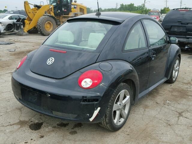 3VWFG31CX8M525671 - 2008 VOLKSWAGEN NEW BEETLE BLACK photo 4