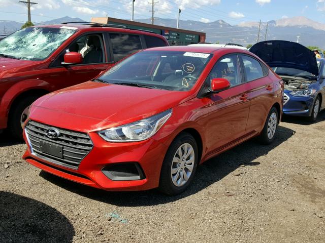 3KPC24A33JE021750 - 2018 HYUNDAI ACCENT SEL RED photo 2