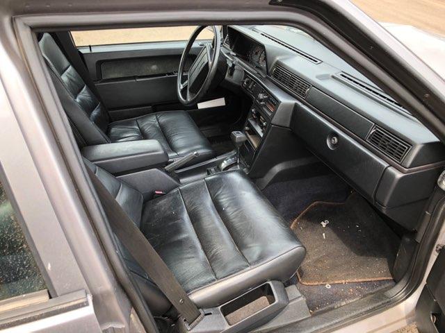 YV1FX8759K3238463 - 1989 VOLVO 740 SILVER photo 5