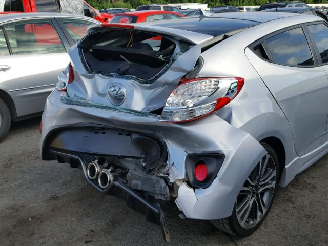 KMHTC6AE1GU249469 - 2016 HYUNDAI VELOSTER T SILVER photo 9