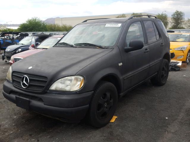 4JGAB72E3XA116017 - 1999 MERCEDES-BENZ ML 430 黑色 照片 2