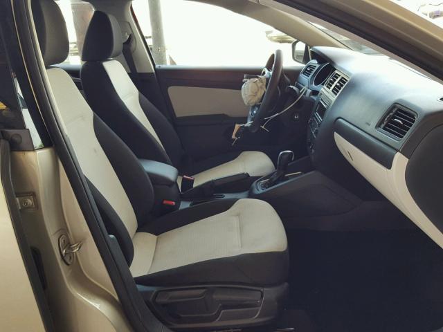 3VW2K7AJ7FM278710 - 2015 VOLKSWAGEN JETTA BASE 奶油色 照片 5