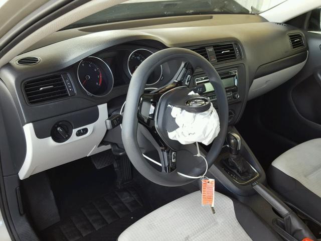 3VW2K7AJ7FM278710 - 2015 VOLKSWAGEN JETTA BASE 奶油色 照片 9