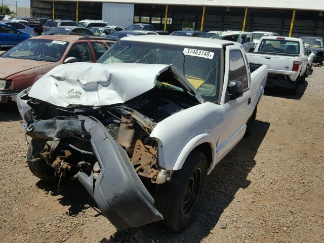 1GTCS19W018215644 - 2001 GMC SONOMA WHITE photo 2